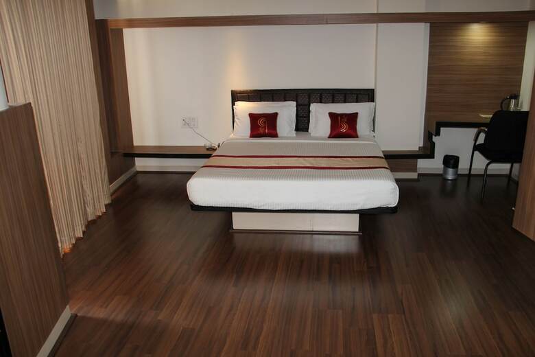 Hotel Grand Bee