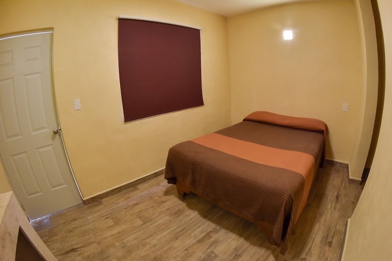 Hotel Valenciana Midway Inn
