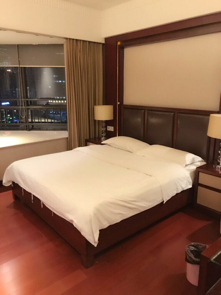 Jing'an Ziyuan Apartment
