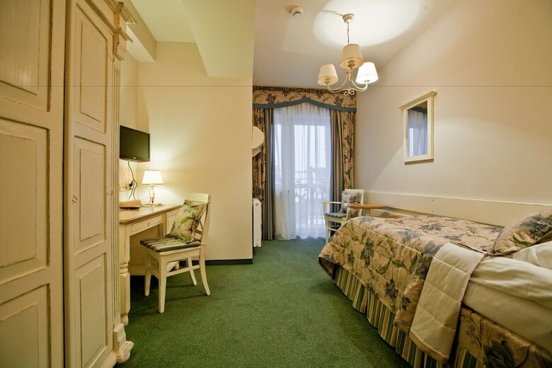 Hotel Helan Family & Garden