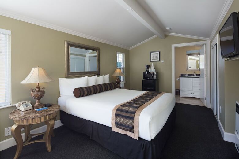 Motel Sea Breeze Inn And Cottages