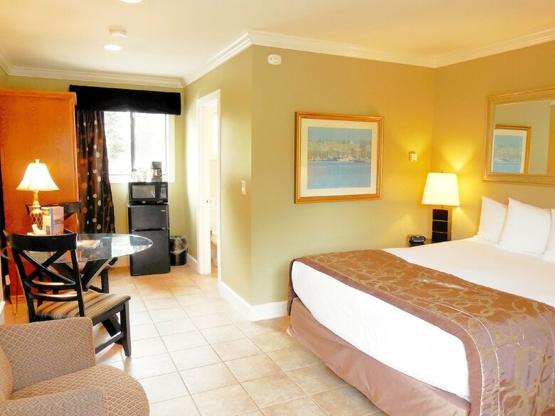 Motel Sea Breeze Inn And Cottages