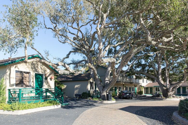 Motel Sea Breeze Inn And Cottages