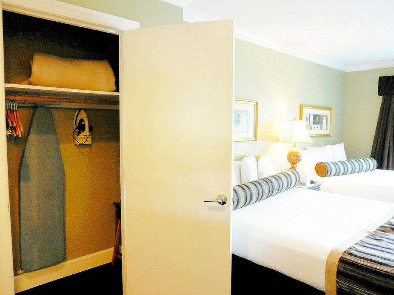 Motel Sea Breeze Inn And Cottages