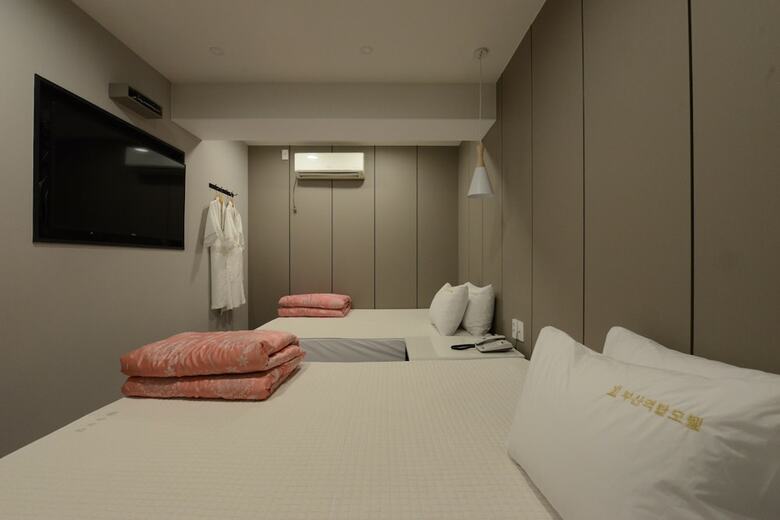 Top Motel