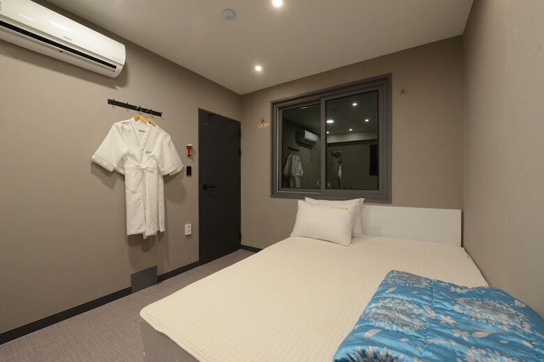 Top Motel