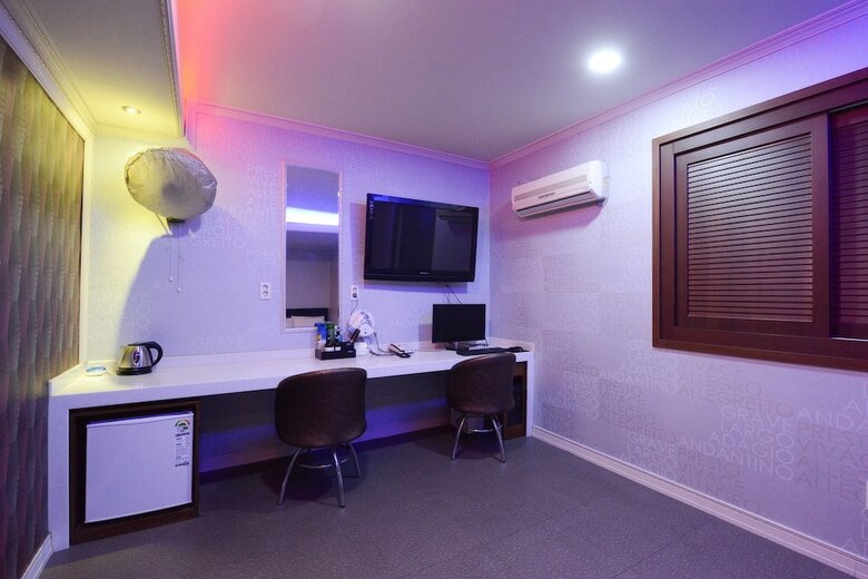 Top Motel