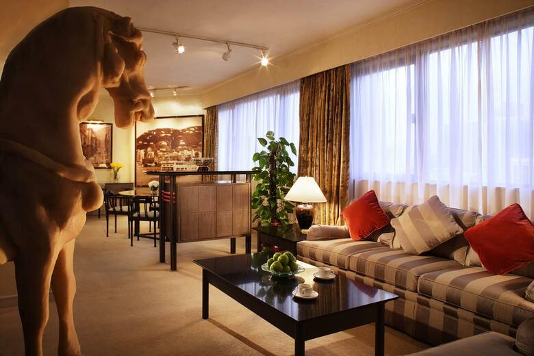 Gateway, Marco Polo Hotel