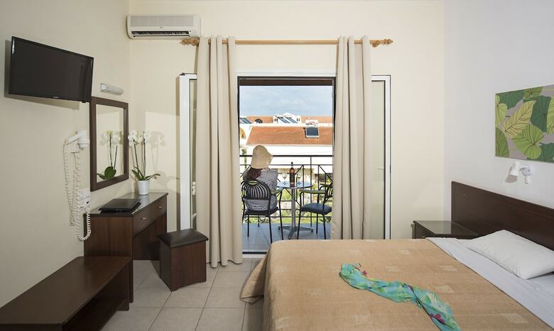Metaxa Apartments