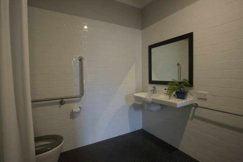 Seabreeze Hotel