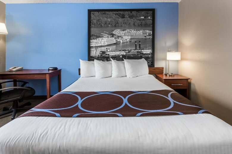 Motel Super 8 By Wyndham Dubuque/galena Area