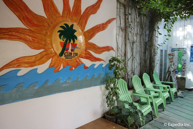 Hotel The Club Ten Beach Resort