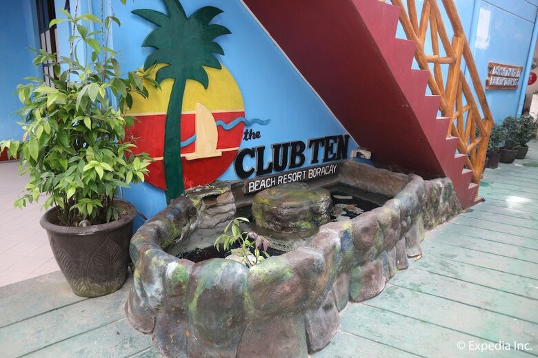 Hotel The Club Ten Beach Resort