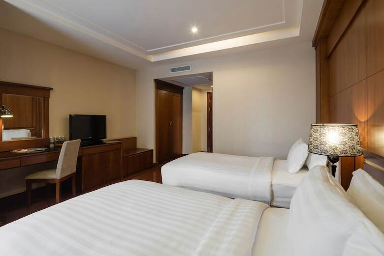 Nhat Ha L'opera Hotel
