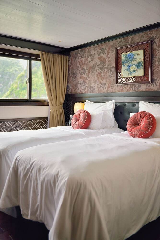 Paradise Luxury Sails Cruise