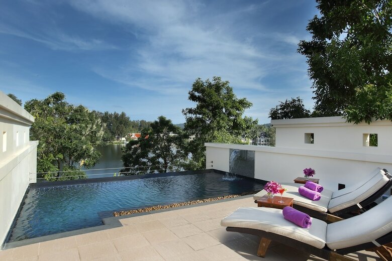 Dusit Thani Laguna Pool Villa