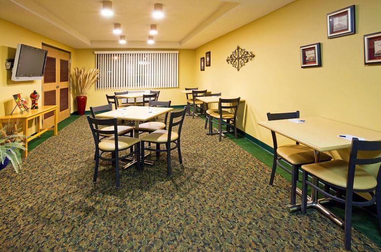 Hotel Americinn By Wyndham Sioux Falls