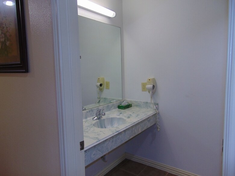Motel Executive Inn And Suites