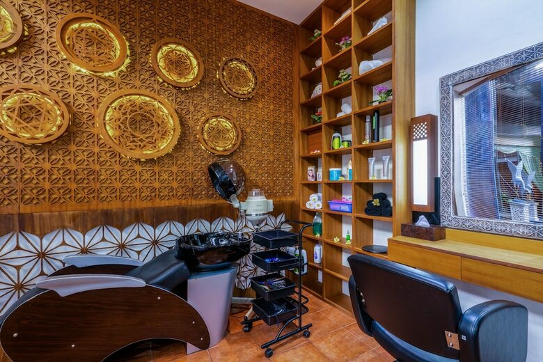Vouk Hotel & Suites