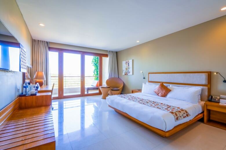 Vouk Hotel & Suites