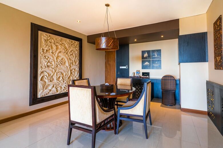 Vouk Hotel & Suites