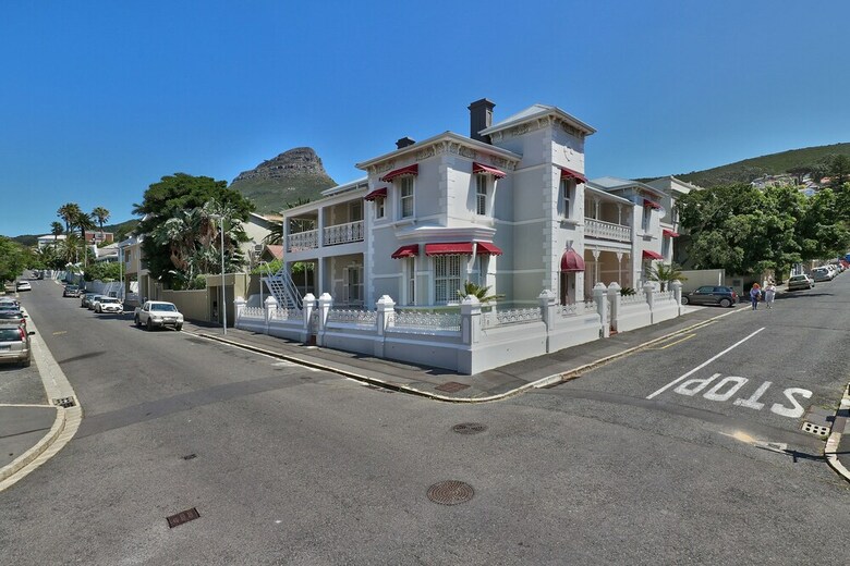 Hotel Underberg House