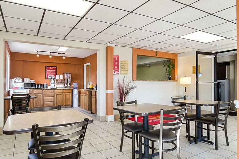Motel Econo Lodge Hays I-70