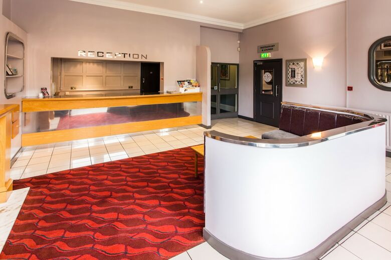 Carlton Hotel
