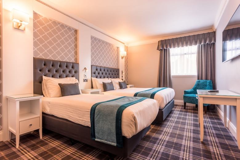 Carlton Hotel