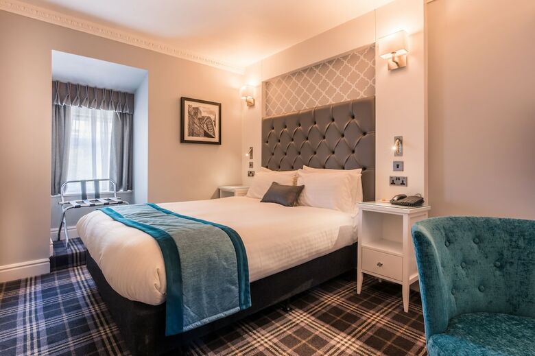 Carlton Hotel