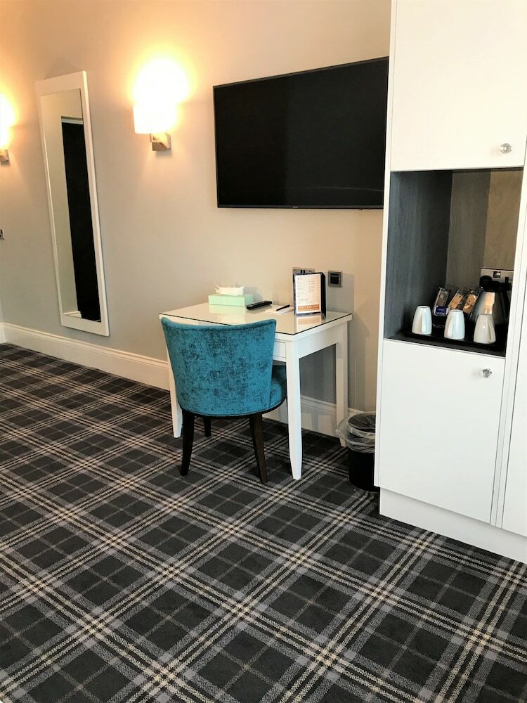 Carlton Hotel