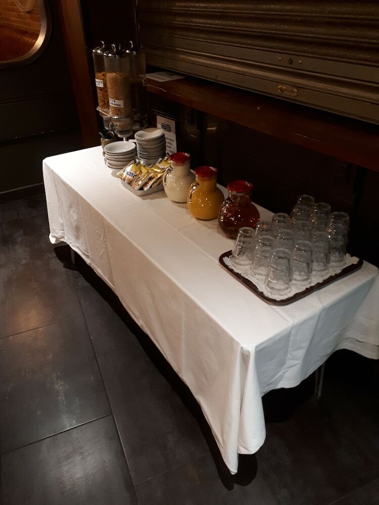 Carlton Hotel