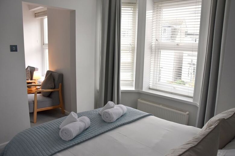 Hotel Spacious Central Cornish Townhouse