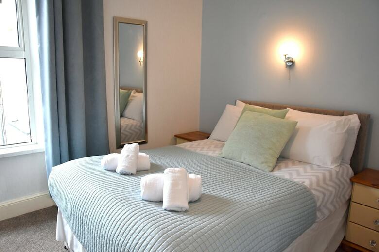 Hotel Spacious Central Cornish Townhouse