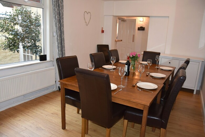 Hotel Spacious Central Cornish Townhouse