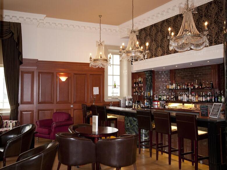 Queen's Hotel, Portsmouth Ltd.