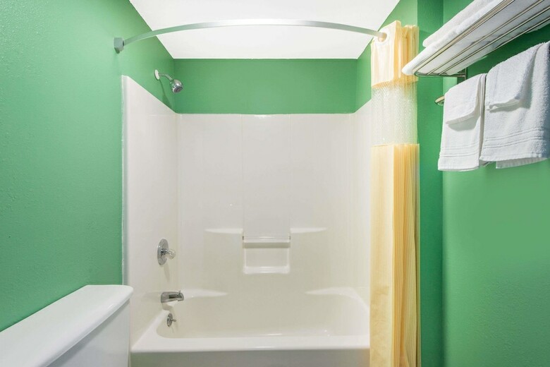 Hotel Days Inn By Wyndham Mountain Grove