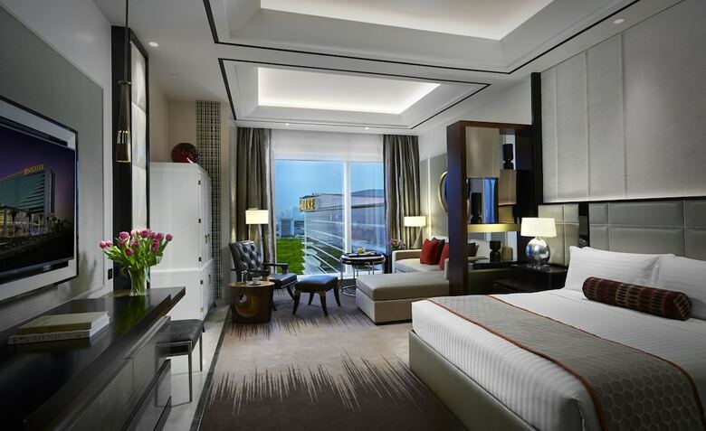Hotel Solaire Resort And Casino