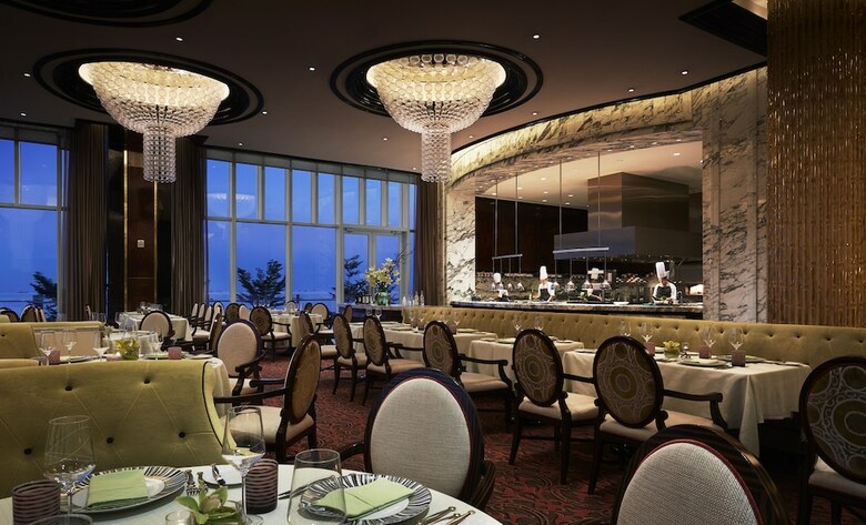 Hotel Solaire Resort And Casino