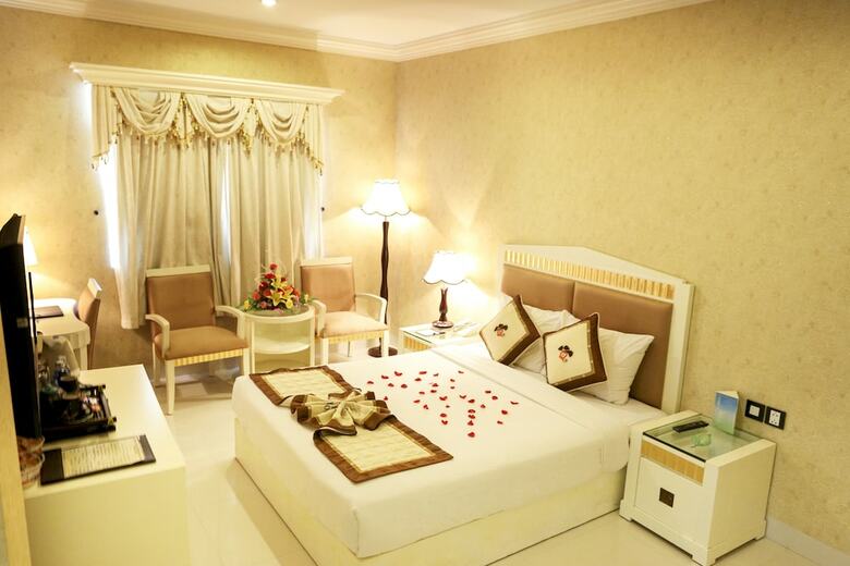 Seventeen Saloon Hotel