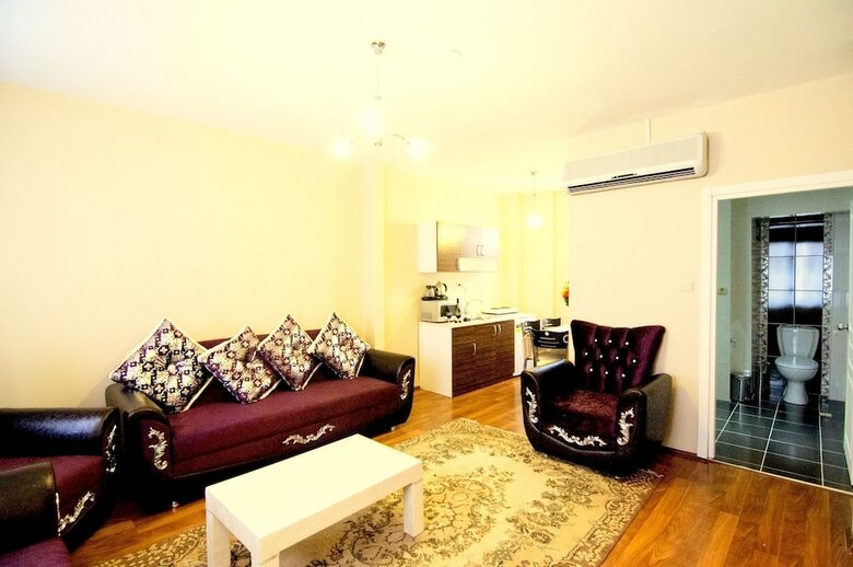Apartamentos By Pera Suites