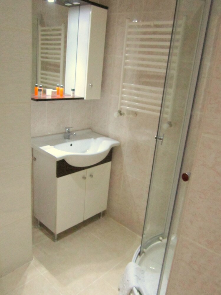 Apartamentos By Pera Suites