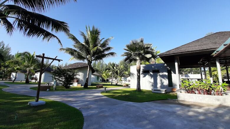 Apartamento Mai Khao Lak Beach Resort And Spa