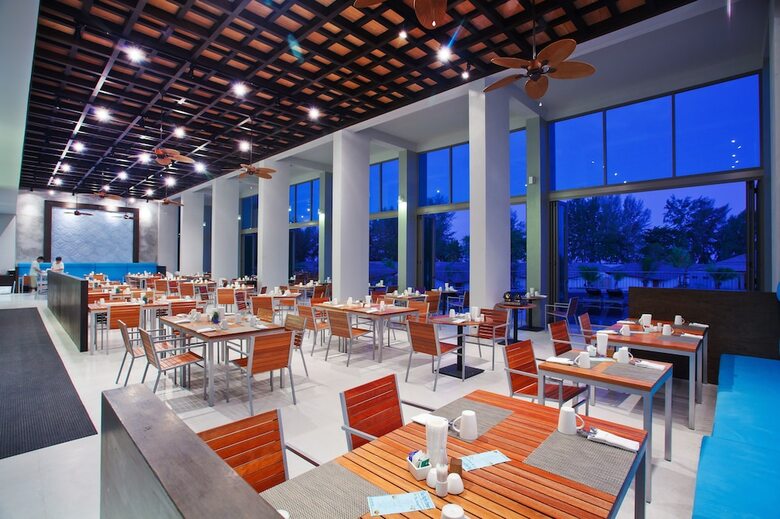 Apartamento Mai Khao Lak Beach Resort And Spa