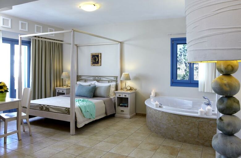 Hotel Mitos Suites