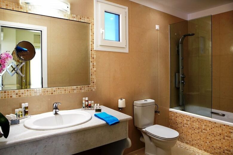 Hotel Mitos Suites