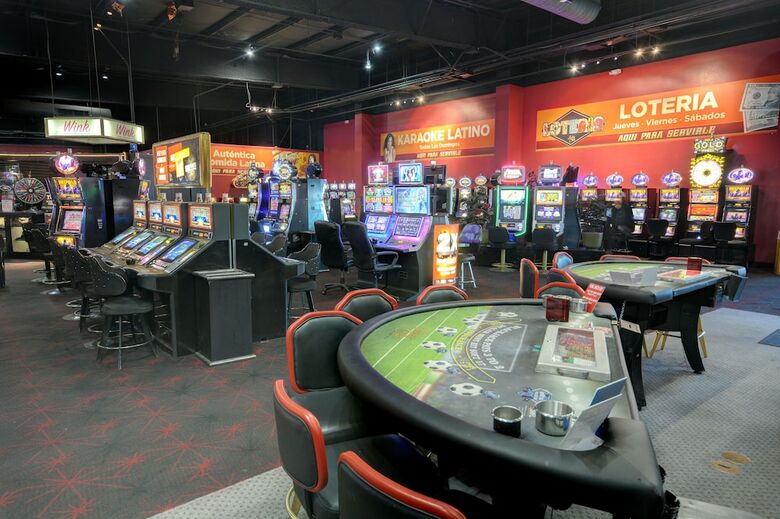 Lucky Club Casino And Hotel