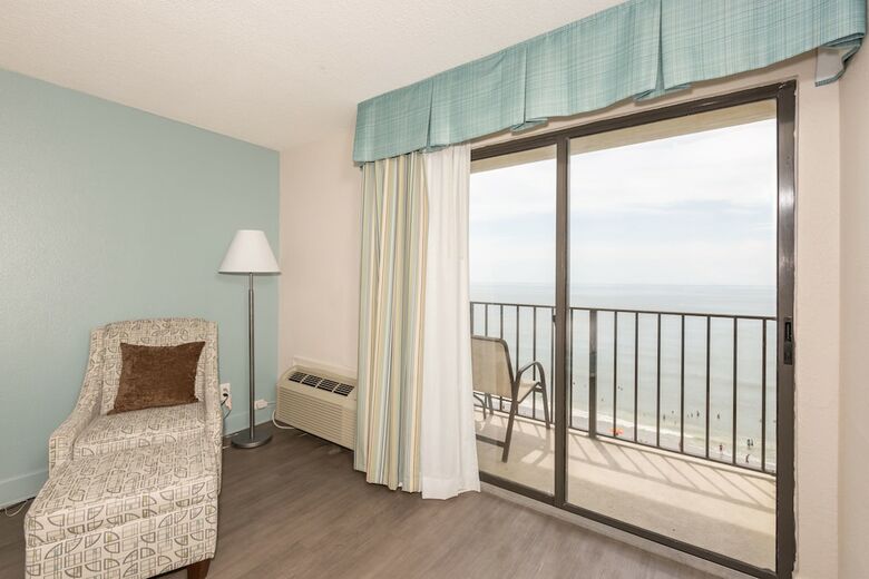 Hotel Carolinian Beach Resort By Oceana Resorts