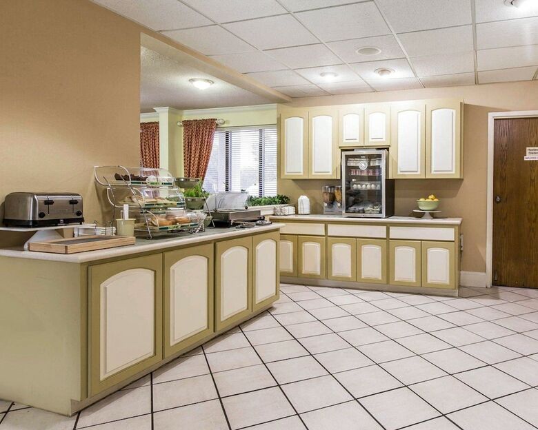 Hotel Quality Inn At The Mall - Valdosta