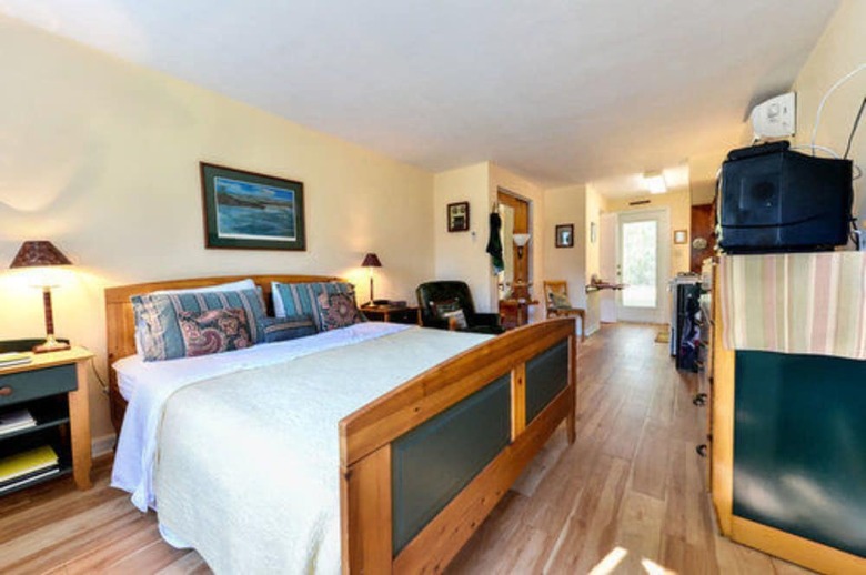 Farnsworth House Bed & Breakfast